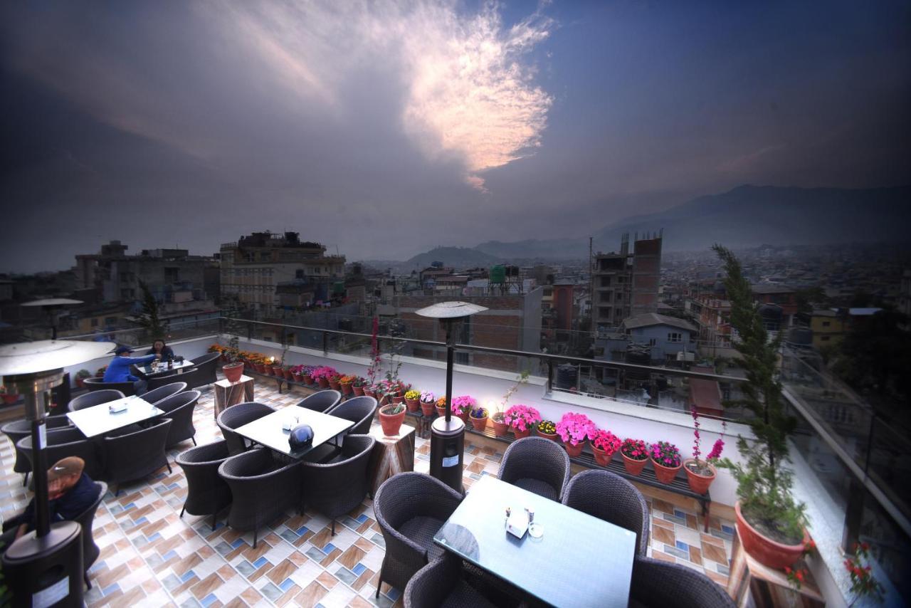 Hotel Simal Kathmandu Esterno foto