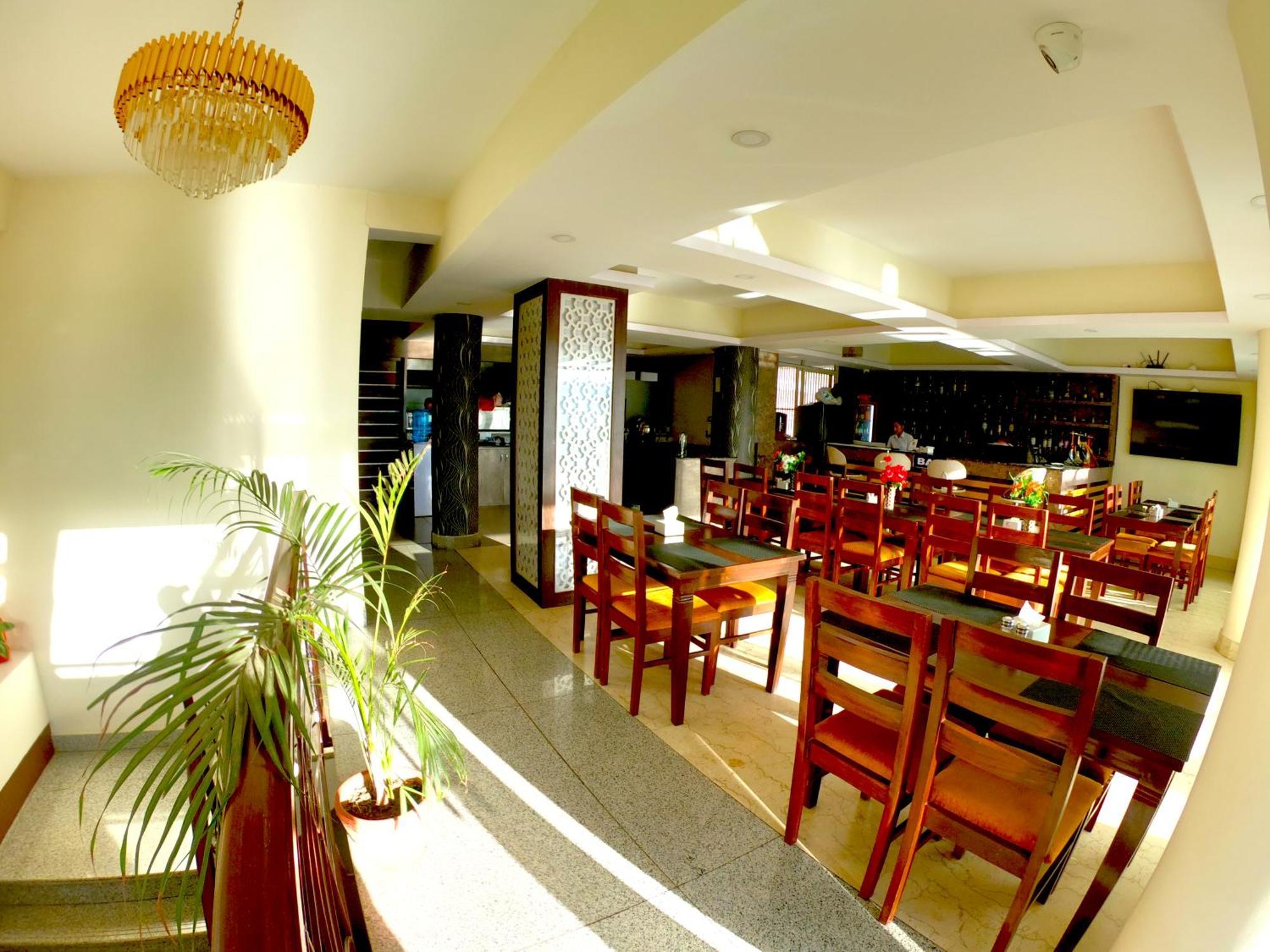 Hotel Simal Kathmandu Esterno foto