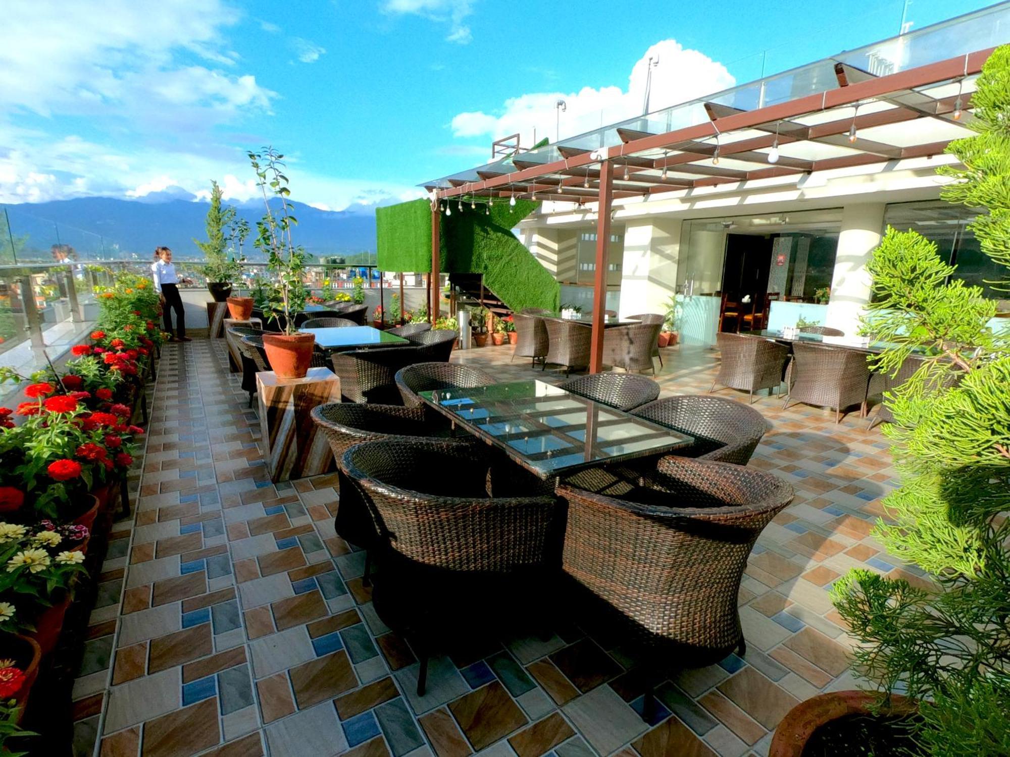 Hotel Simal Kathmandu Esterno foto