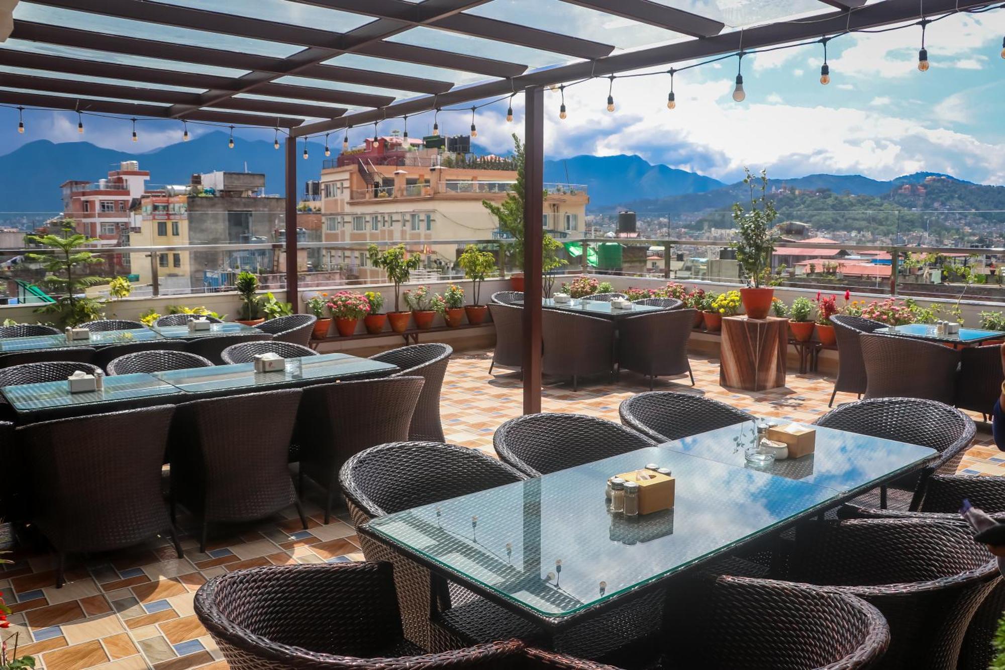 Hotel Simal Kathmandu Esterno foto